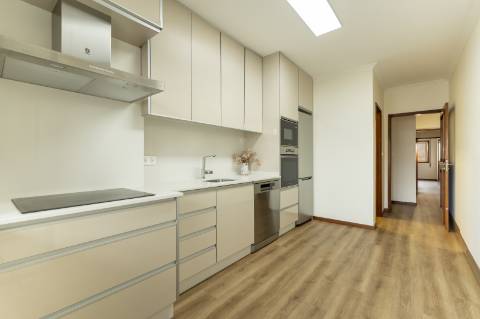 Apartamento T2+1 - Renovado no Centro de Matosinhos