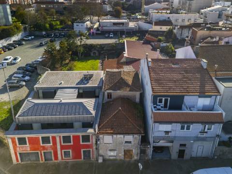Moradia para reconstrução no Centro Histórico em Matosinhos