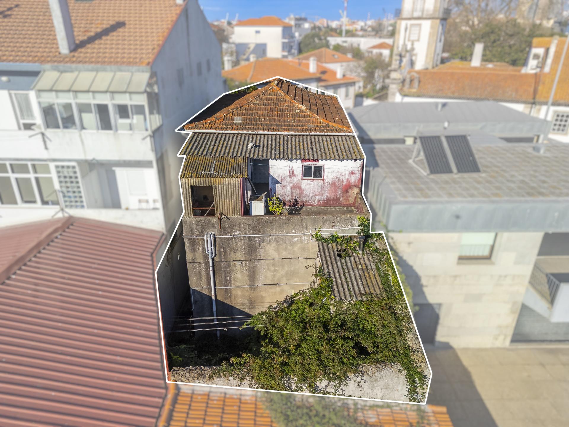 Moradia para reconstrução no Centro Histórico em Matosinhos