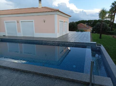 Fantástica Moradia com Piscina em Lagos