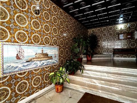 Apartamento T2 em Oeiras | Em remodelação Total + Varanda