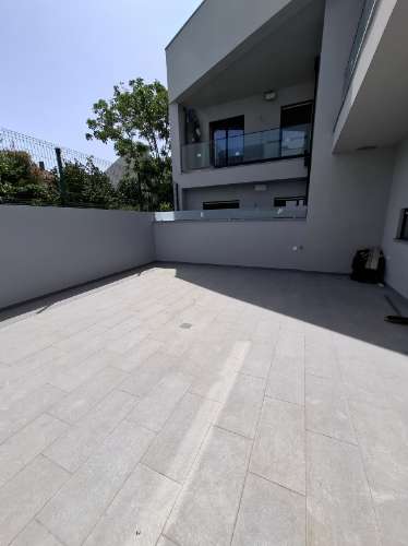 Apartamento T3 com Terraço no R/Chão em Esgueira, Aveiro
