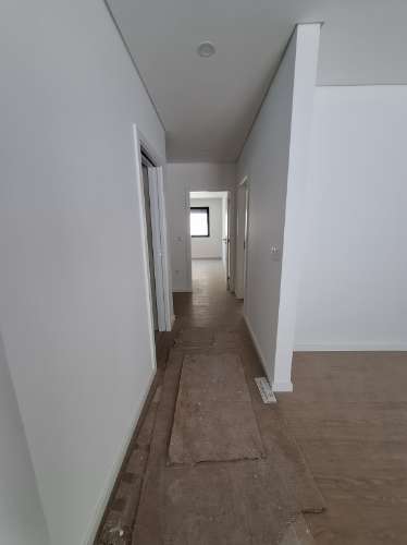 Apartamento T3 com Terraço no R/Chão em Esgueira, Aveiro
