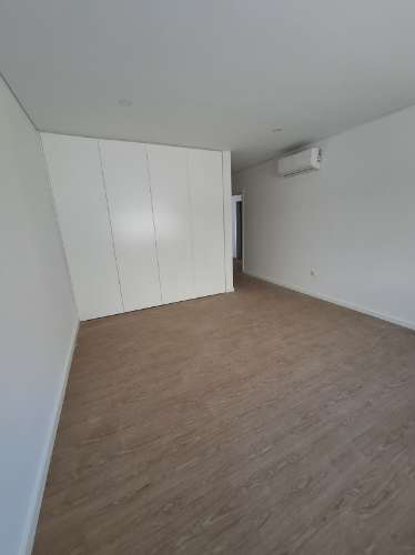 Apartamento T3 com Terraço no R/Chão em Esgueira, Aveiro