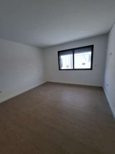 Apartamento T3 com Terraço no R/Chão em Esgueira, Aveiro