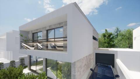 Moradia T4 geminada pela garagem à venda em Esgueira