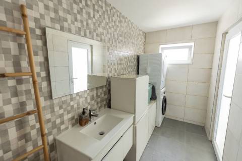 Moradia T4 independente à venda em Ílhavo