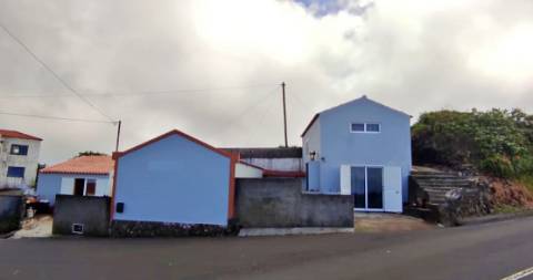 VENDA de MORADIA + Apartamento com vista mar - Cedros, Santa Cruz das Flores, Ilha das Flores, Açores