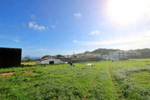 VENDA de AMPLO TERRENO com potencial para Construção - Fajã de Cima, Ponta Delgada, Ilha de São Miguel, Açores