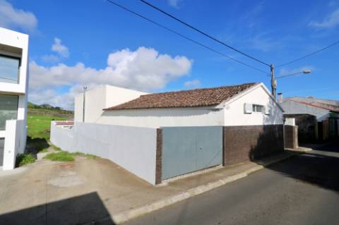 VENDA de AMPLO TERRENO com potencial para Construção - Fajã de Cima, Ponta Delgada, Ilha de São Miguel, Açores