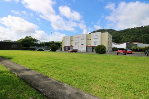 VENDA de LOTE de TERRENO para construção de edifício - Livramento, Ponta Delgada, Ilha de São Miguel, Açores