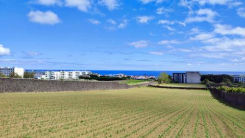 VENDA de TERRENO com potencial para construção - São José, Ponta Delgada, Ilha de São Miguel, Açores