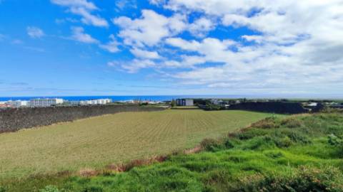 VENDA de TERRENO com potencial para construção - São José, Ponta Delgada, Ilha de São Miguel, Açores