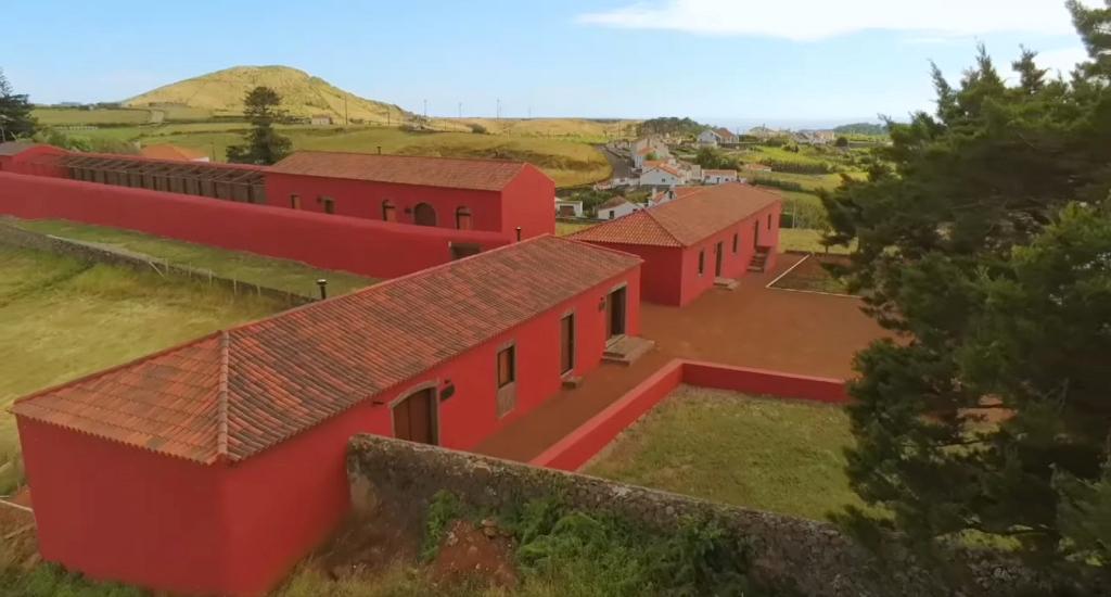 VENDA de SOLAR com empreendimento tur
<!DOCTYPE html>
<html lang=