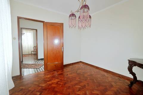 VENDA de VIVENDA - MORADIA com garagem, jardim e quintal - Santa Bárbara, Ribeira Grande, Ilha de São Miguel, Açores