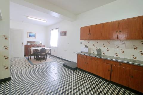 VENDA de VIVENDA - MORADIA com garagem, jardim e quintal - Santa Bárbara, Ribeira Grande, Ilha de São Miguel, Açores