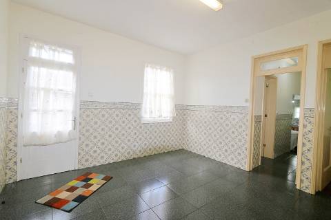 VENDA de VIVENDA - MORADIA com garagem, jardim e quintal - Santa Bárbara, Ribeira Grande, Ilha de São Miguel, Açores