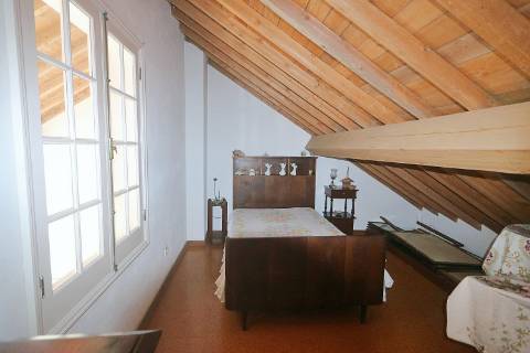 VENDA de VIVENDA - MORADIA com garagem, jardim e quintal - Santa Bárbara, Ribeira Grande, Ilha de São Miguel, Açores