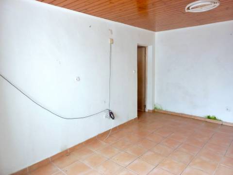 VENDA de APARTAMENTO T1 - Biscoitos, Calheta, Ilha de São Jorge, Açores