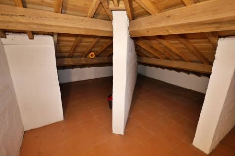 VENDA de ARRECADAÇÃO na cidade de Ponta Delgada, Ilha de São Miguel, Açores