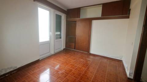 AMPLO EDIFÍCIO para VENDA com ÁREA COMERCIAL, ARMAZÉM e 9 APARTAMENTOS - Ponta Delgada, Ilha de São Miguel, Açores