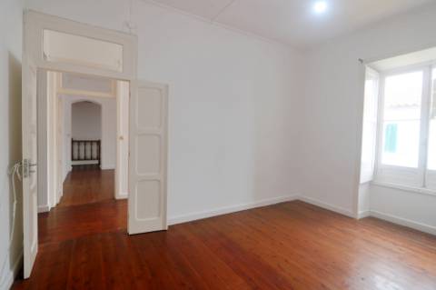 VENDA de CASA - MORADIA T3+1 com garagem e terraços - Arrifes, Ponta Delgada, Ilha de São Miguel, Açores