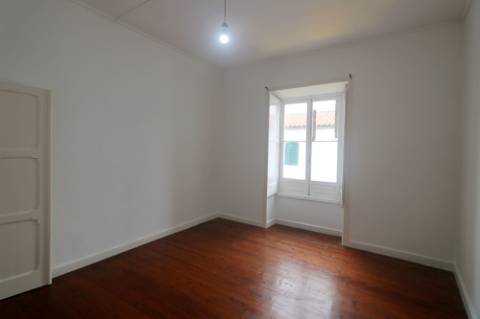 VENDA de CASA - MORADIA T3+1 com garagem e terraços - Arrifes, Ponta Delgada, Ilha de São Miguel, Açores