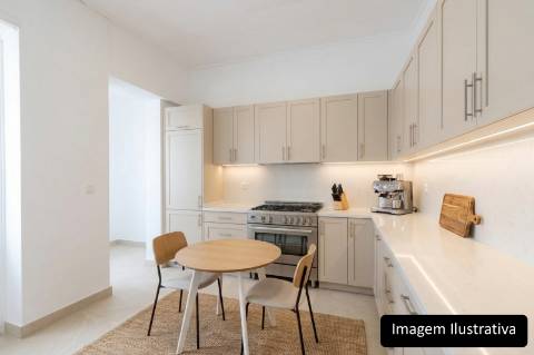 VENDA de CASA - MORADIA T3+1 com garagem e terraços - Arrifes, Ponta Delgada, Ilha de São Miguel, Açores