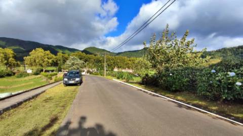 VENDA de MORADIA ISOLADA T2+1 NOVA, com amplo TERRENO - Povoação, Ilha de São Miguel, Açores
