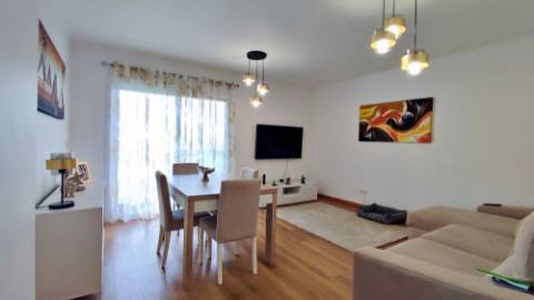 VENDA de APARTAMENTO T2 com VARANDA e VISTA MAR - Quintas do Mar, Ribeira Grande, Ilha de São Miguel, Açores