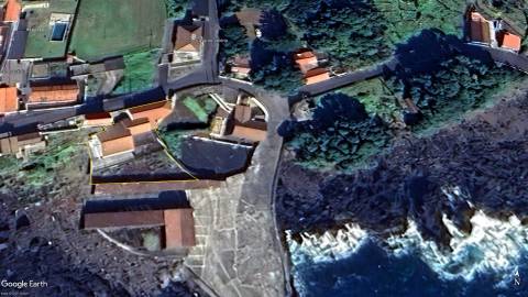 Edifício com BAR RESTAURANTE à beira mar para VENDA - Lajes do Pico, Ilha do PICO, AÇORES
