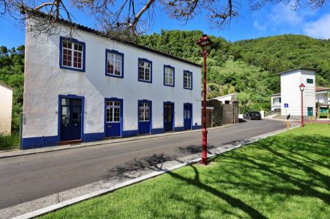 AMPLA MORADIA para VENDA com Licença AL - Faial da Terra, Povoação, São Miguel, Açores
