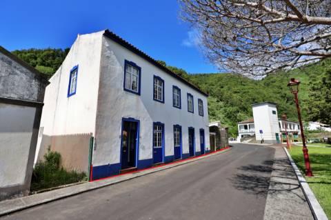AMPLA MORADIA para VENDA com Licença AL - Faial da Terra, Povoação, São Miguel, Açores