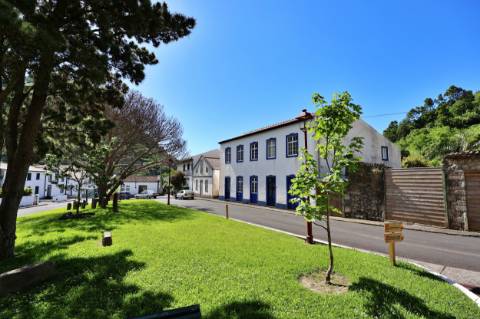 AMPLA MORADIA para VENDA com Licença AL - Faial da Terra, Povoação, São Miguel, Açores