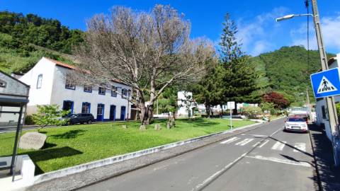 AMPLA MORADIA para VENDA com Licença AL - Faial da Terra, Povoação, São Miguel, Açores