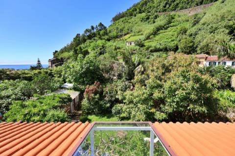 AMPLA MORADIA para VENDA com Licença AL - Faial da Terra, Povoação, São Miguel, Açores