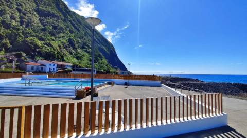 AMPLA MORADIA para VENDA com Licença AL - Faial da Terra, Povoação, São Miguel, Açores