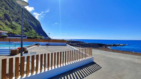 AMPLA MORADIA para VENDA com Licença AL - Faial da Terra, Povoação, São Miguel, Açores
