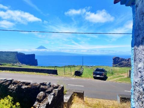 MORADIA - CASA para VENDA com VISTA MAR - Velas, Ilha de São Jorge, Açores