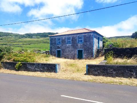 MORADIA - CASA para VENDA com VISTA MAR - Velas, Ilha de São Jorge, Açores