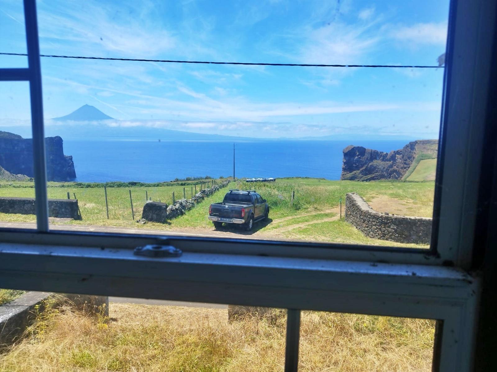 MORADIA - CASA para VENDA com VISTA MAR - Velas, Ilha de São Jorge, Açores
