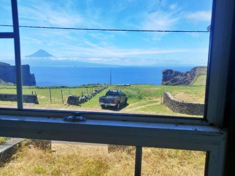 MORADIA - CASA para VENDA com VISTA MAR - Velas, Ilha de São Jorge, Açores