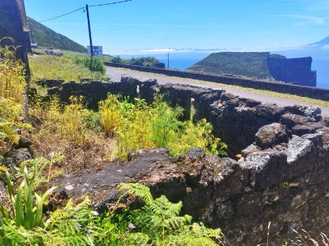 MORADIA - CASA para VENDA com VISTA MAR - Velas, Ilha de São Jorge, Açores
