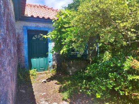 MORADIA - CASA para VENDA com VISTA MAR - Velas, Ilha de São Jorge, Açores