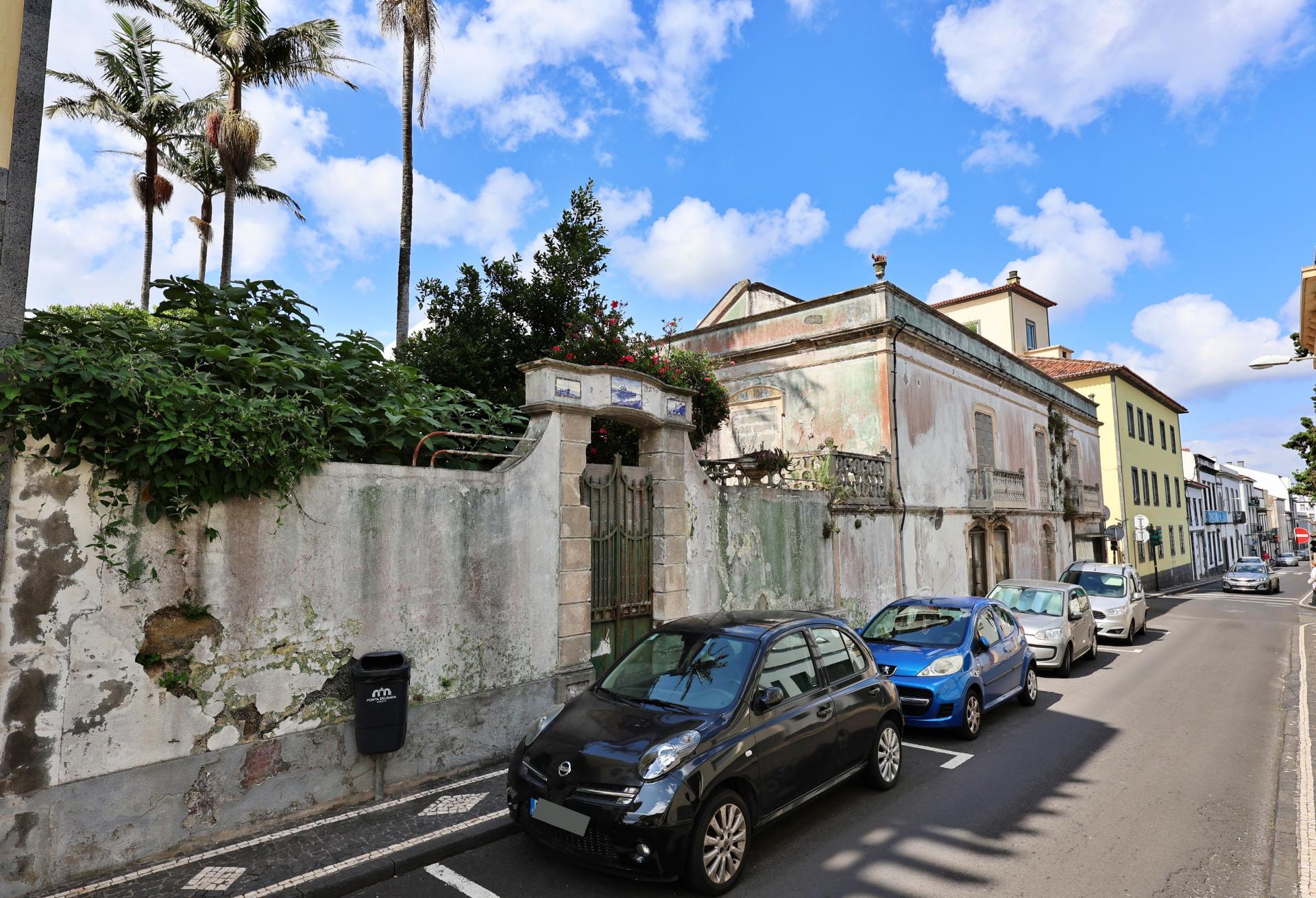 AMPLO EDIFÍCIO - MORADIA para VENDA no centro histórico de Ponta Delgada (São José), Ilha de São Miguel