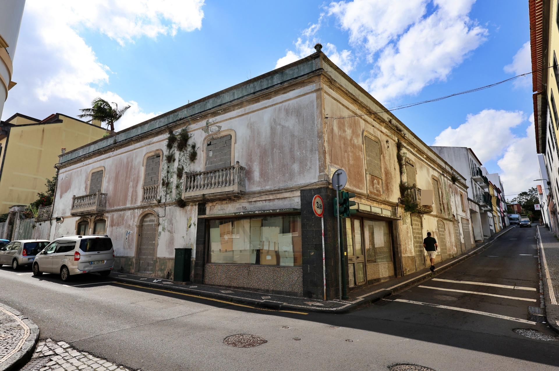 AMPLO EDIFÍCIO - MORADIA para VENDA no centro histórico de Ponta Delgada (São José), Ilha de São Miguel