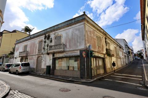 AMPLO EDIFÍCIO - MORADIA para VENDA no centro histórico de Ponta Delgada (São José), Ilha de São Miguel