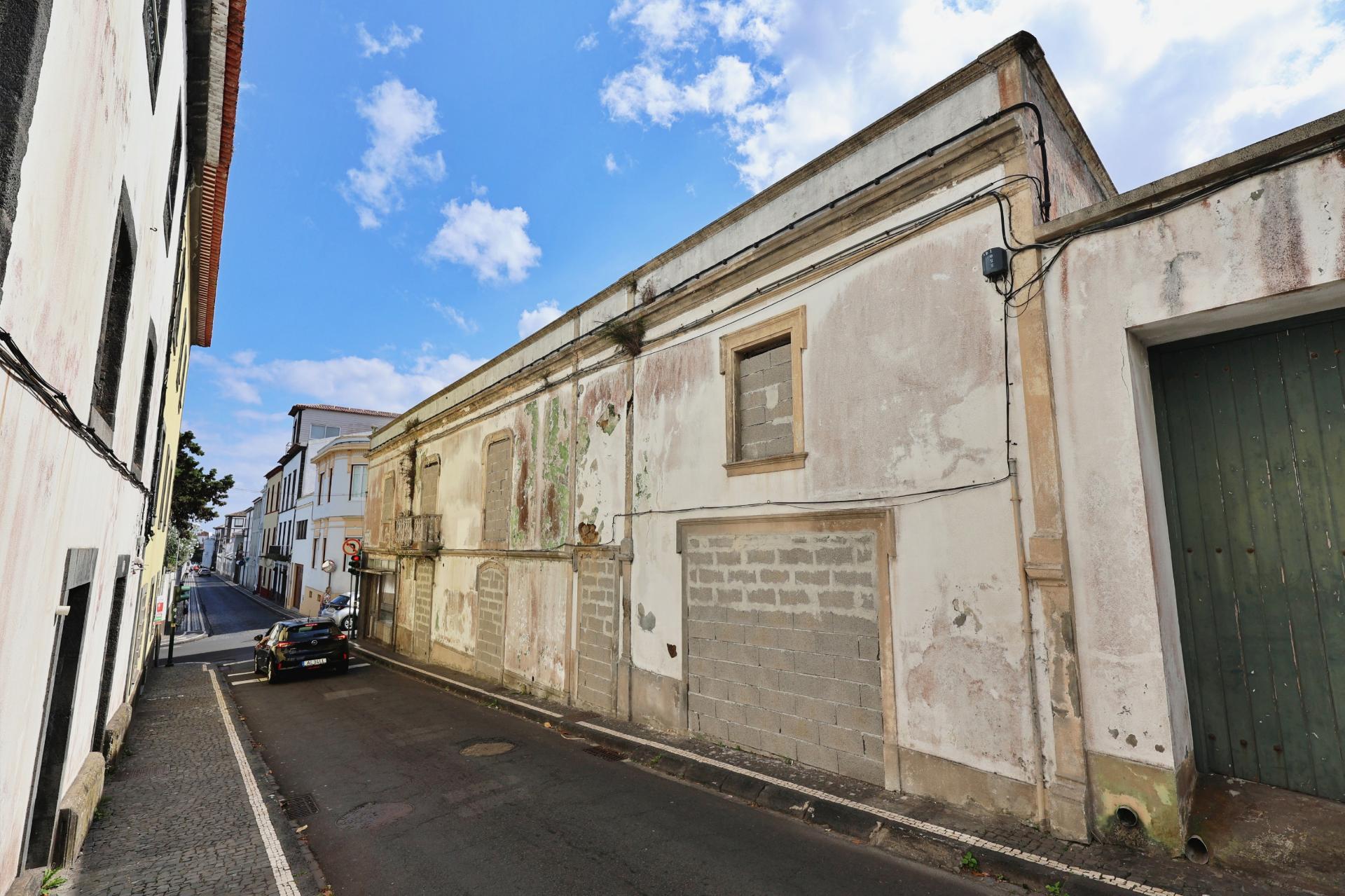 AMPLO EDIFÍCIO - MORADIA para VENDA no centro hist&#
<!DOCTYPE html>
<html lang=