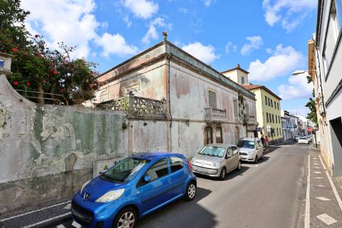 AMPLO EDIFÍCIO - MORADIA para VENDA no centro histórico de Ponta Delgada (São José), Ilha de São Miguel