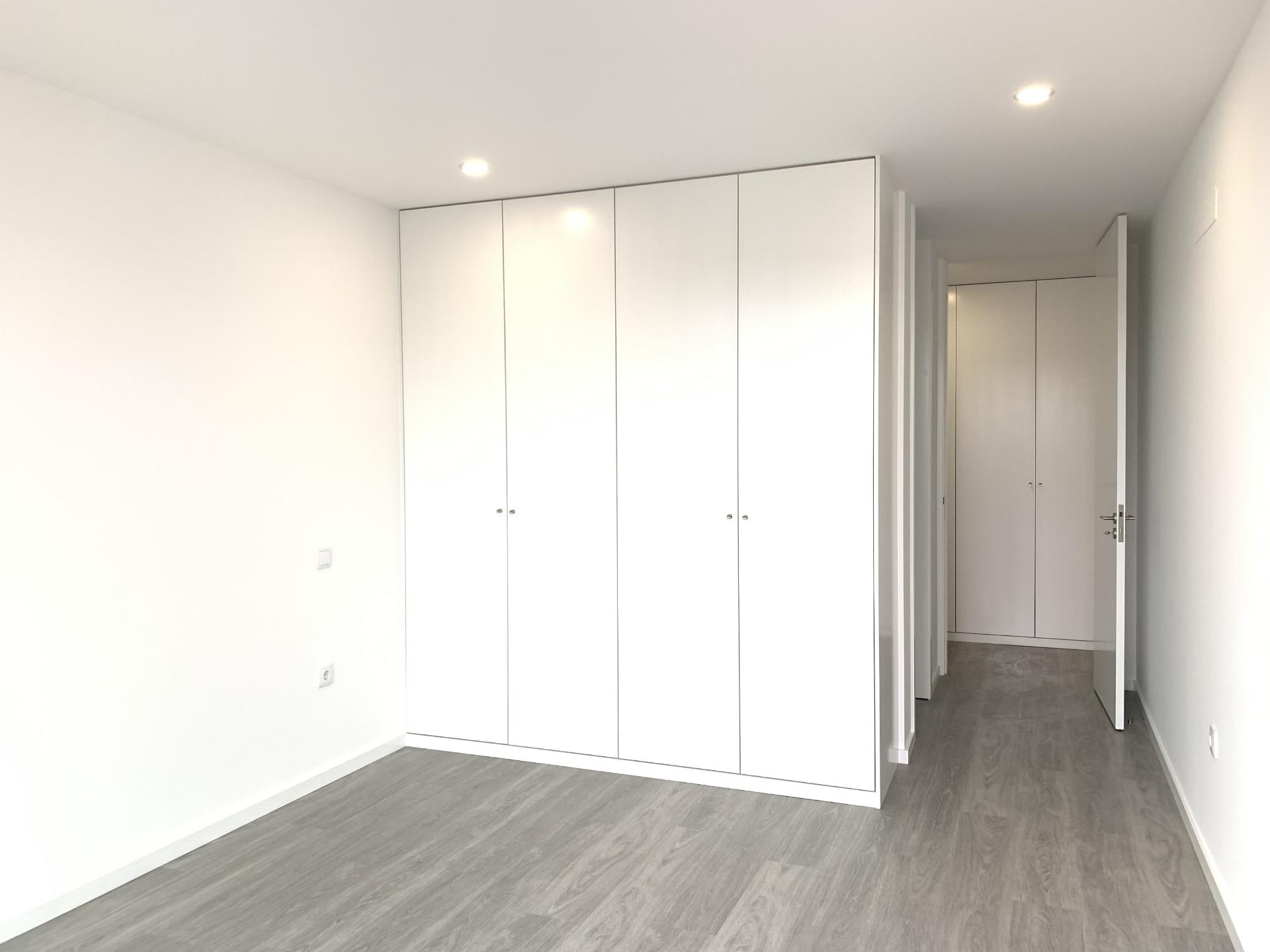 MORADIA NOVA T3 + ESCRITÓRIO - PRONTA A HABITAR !!